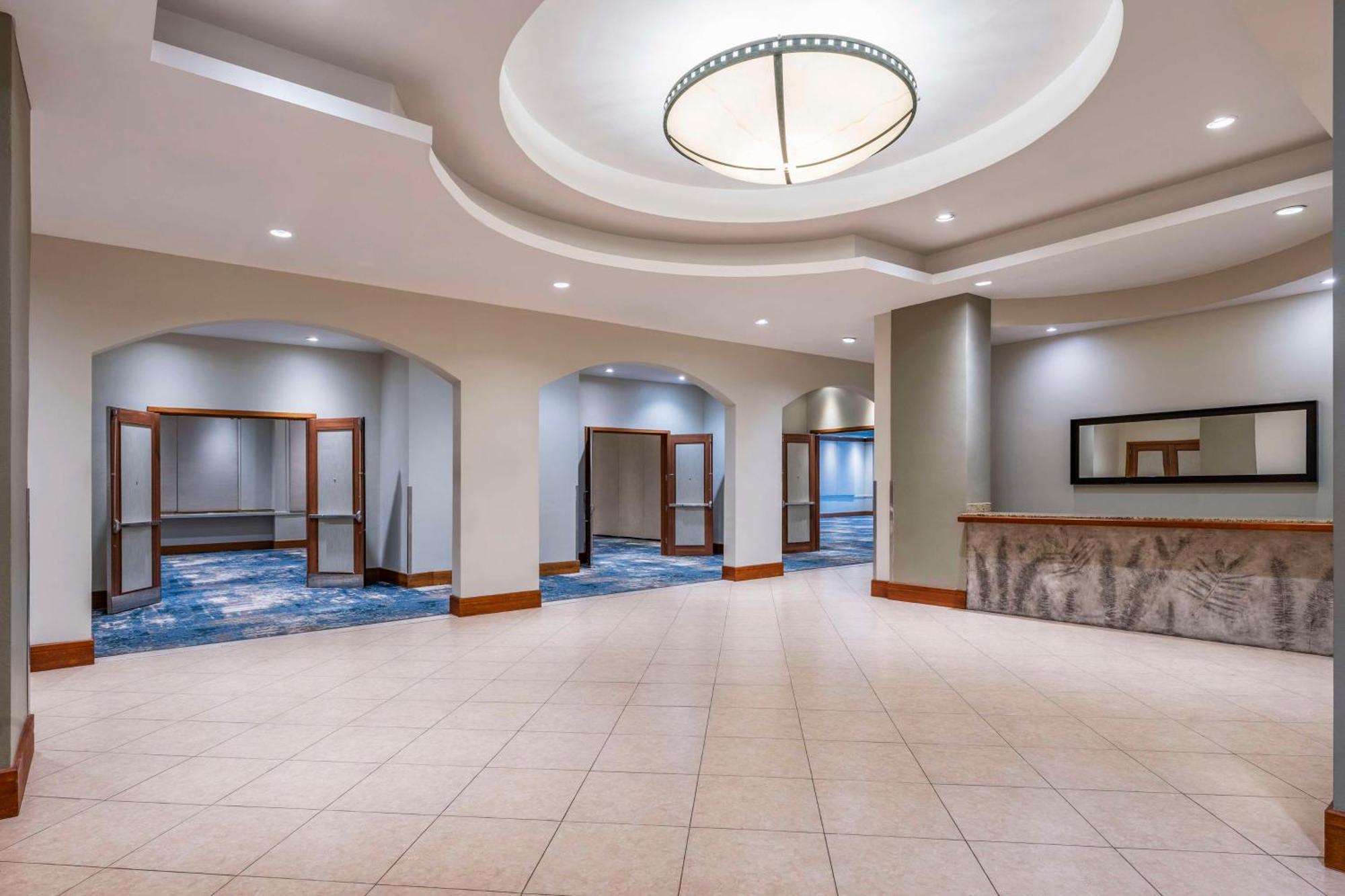 Embassy Suites By Hilton Dorado Del Mar Beach Resort Extérieur photo